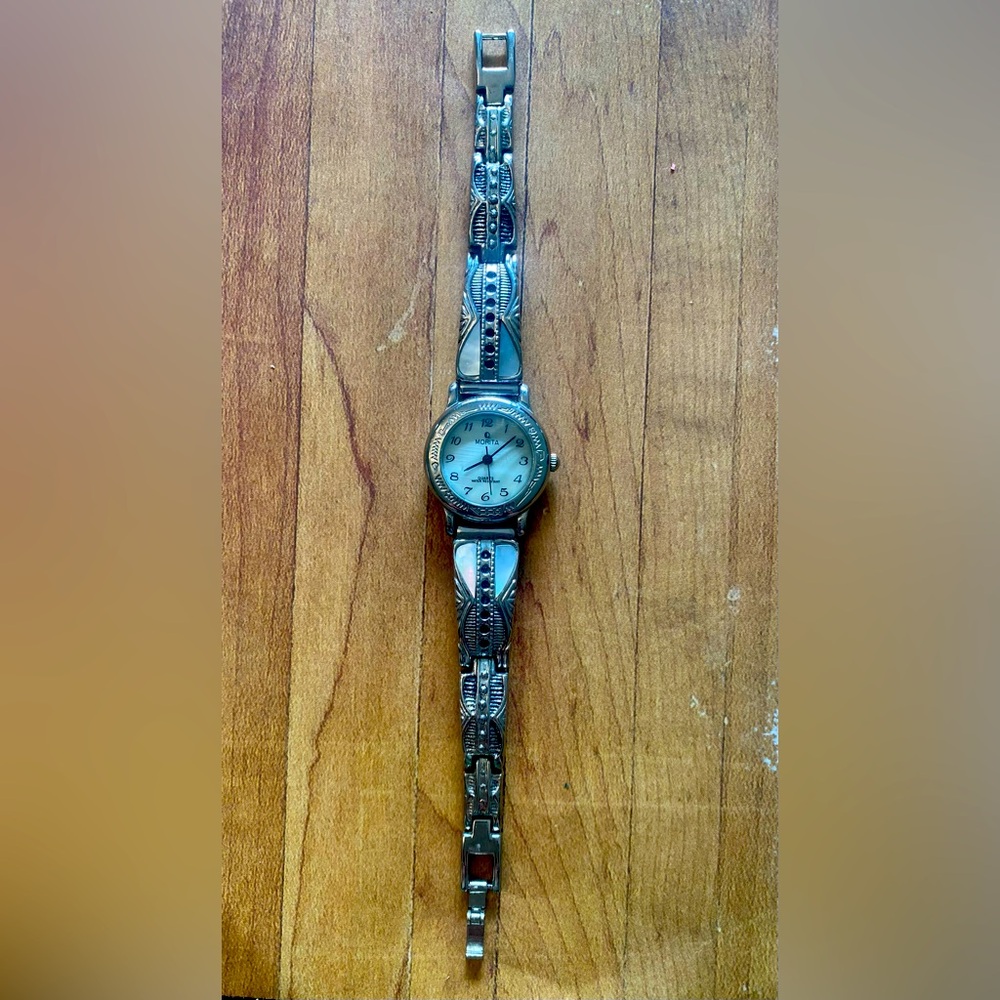 Vintage, Morita Quartz Silver Tone Bracelet Watch w/Mother of Pearl Accents